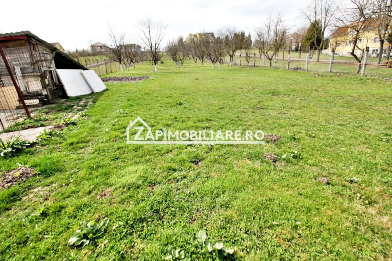 Casa 4 camere,4 bai,1 bucatarie,1 living,120 mp,500mp teren