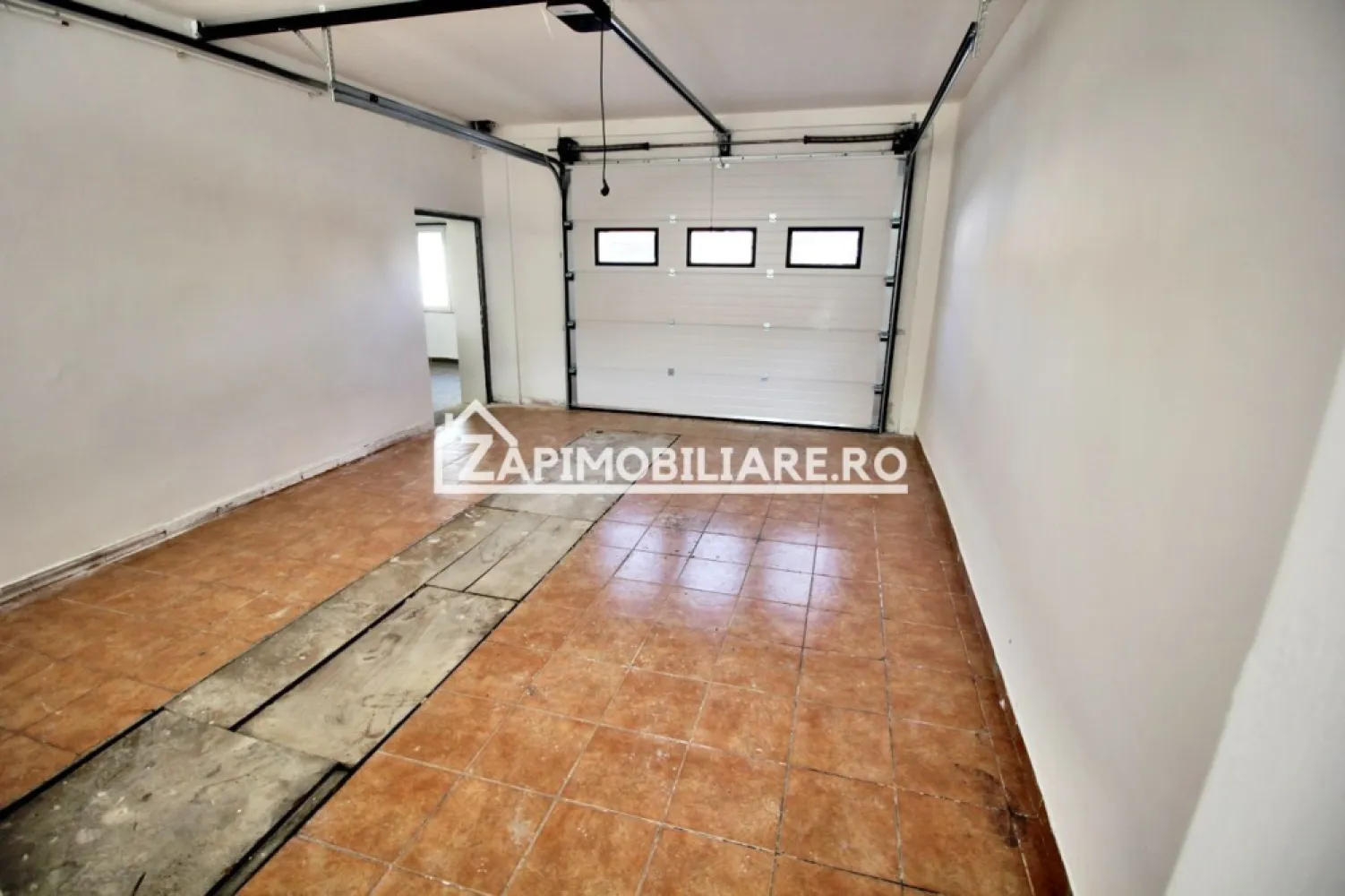 Spatiu Comercial zona Gh.Doja,70 mp.2 parcari private - De închiriat spatiu cu o suprafața utila de 70 mp , la prețul de 550 euro + tva zona Gh.Doja oferit de Zap Imobiliare
1 bai
2 parcari
2 camere
1 birou
- usa automatizată
- trifazic
contact 0774048706 Bogdan
--------------------------------------------------------------------------------------------------------------------------------
Comisionul perceput este de 50% din valoarea primei chirii.Și se percepe o singură dată!
Acest anunț nu corespunde cerințelor tale? Sună la numărul afișat în anunț și unul dintre agenții noștri te va ajuta cu alte oferte personalizate în funcție de cerințele tale.