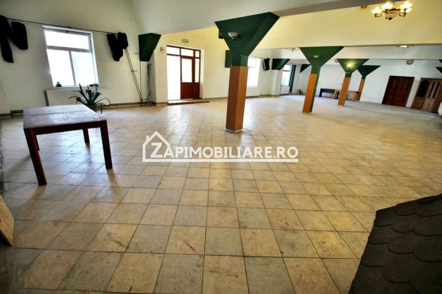 Spatiu Comercial zona Gh.Doja,200 mp utili,2 parcari private - De închiriat spatiu cu o suprafața utila de 200 mp , la prețul de 1.100 euro + tva zona Gh.Doja oferit de Zap Imobiliare

contact 0774048706 Bogdan
--------------------------------------------------------------------------------------------------------------------------------
Comisionul perceput este de 50% din valoarea primei chirii.Și se percepe o singură dată!
Acest anunț nu corespunde cerințelor tale? Sună la numărul afișat în anunț și unul dintre agenții noștri te va ajuta cu alte oferte personalizate în funcție de cerințele tale.