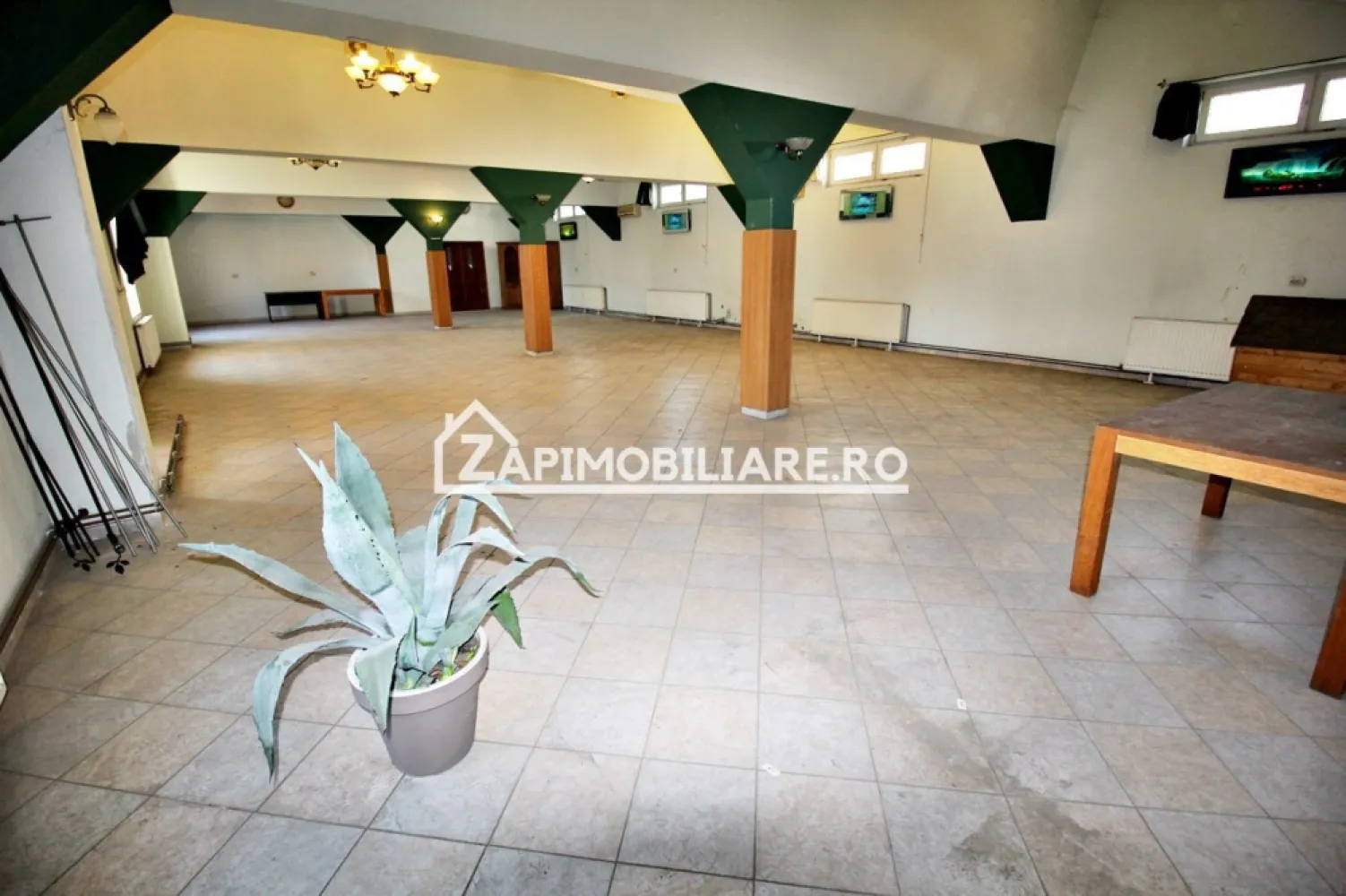 Spatiu Comercial zona Gh.Doja,200 mp utili,2 parcari private - De închiriat spatiu cu o suprafața utila de 200 mp , la prețul de 1.100 euro + tva zona Gh.Doja oferit de Zap Imobiliare

contact 0774048706 Bogdan
--------------------------------------------------------------------------------------------------------------------------------
Comisionul perceput este de 50% din valoarea primei chirii.Și se percepe o singură dată!
Acest anunț nu corespunde cerințelor tale? Sună la numărul afișat în anunț și unul dintre agenții noștri te va ajuta cu alte oferte personalizate în funcție de cerințele tale.