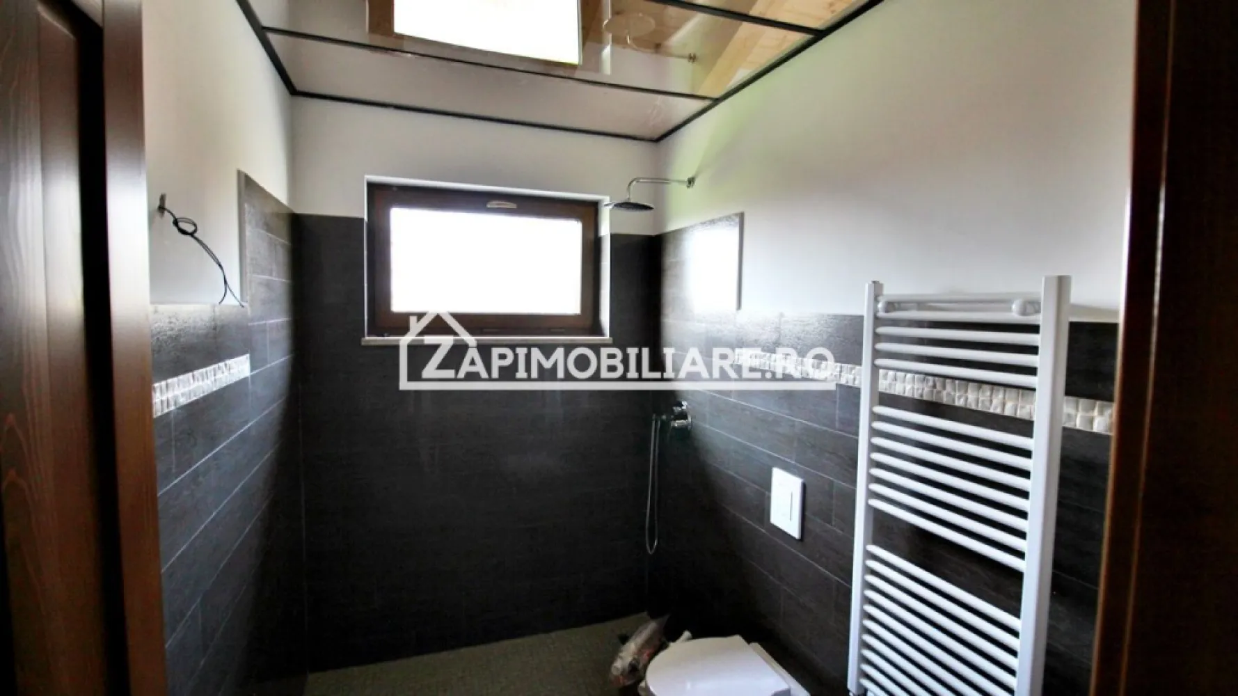 Casa 4 camere,177mp,600mp teren,gard, pavaj,gazon 0%comision