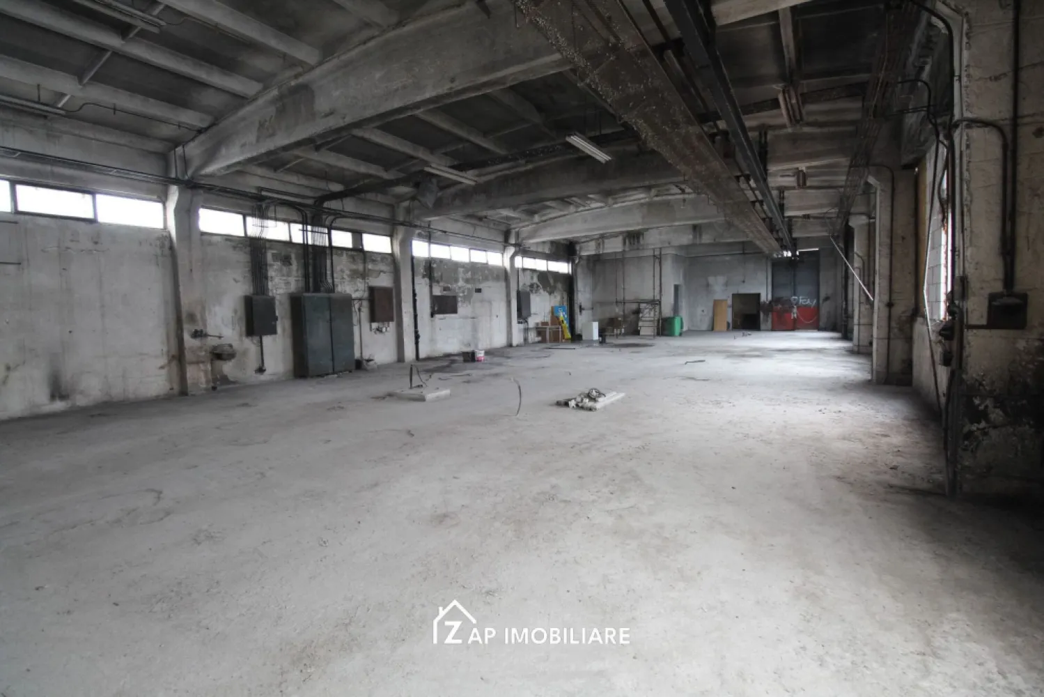 Hala 400 mp - Zona Depozitelor - Mentionati ID-ul proprietatii cand apelati: CP2938499
Contact ⓪⑦②⑥ ②②③ ⑧⑧⑥ Sebastian
De închiriat hala 400 mp situata la etajul 2 - prevazut cu lift industrial si macara pentru utilaje grele 
Pret 450 Euro + TVA
Comisionul perceput de agentie este de 50% din valoarea primei chirii si se percepe o singură dată!

Contact ⓪⑦②⑥ ②②③ ⑧⑧⑥ Sebastian 

Acest anunț nu corespunde cerințelor tale? Sună la numărul afișat în anunț și unul dintre agenții noștri te va ajuta cu alte oferte personalizate în funcție de cerințele tale.