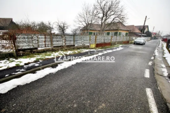 Casa 3 camere,1 baie,100 mp, 2.700 mp teren,0% comision
