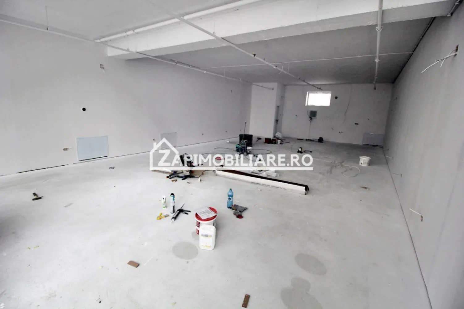 Spatiu comercial zona Gheorghe Doja - De închiriat spațiu comercial 38 mp. utili situat la parter zona Gheorghe Doja aproape de Centru 
contact 0774048706 Bogdan
Detalii:
- centrală termică, calorifere, geamuri termopan,
Spațiul se inchiriază la prețul de 608 euro + tva
Disponibile spatii cu suprafete de 87 mp, 58 mp, 138 mp la pretul de 16 euro mp + tva
Comisionul perceput este de 50% din valoarea primei chirii.si se percepe o singură dată!
---------------------------------------------------------------------------------------------------------------------------------
contact Bogdan 0774048706
Acest anunț nu corespunde cerințelor tale? Sună la numărul afișat în anunț și unul dintre agenții noștri te va ajuta cu alte oferte personalizate în funcție de cerințele tale.