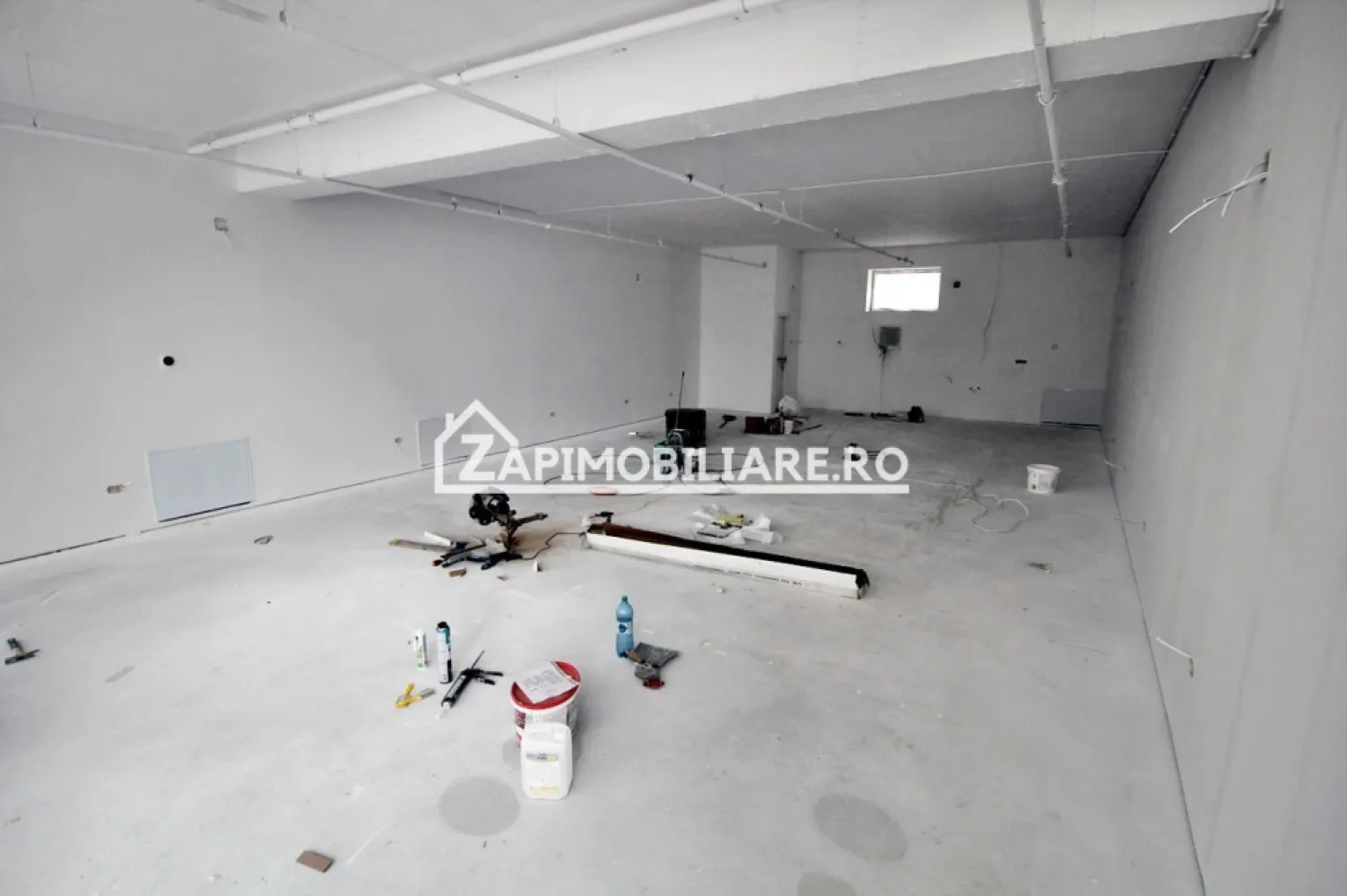 Spatiu comercial zona Gheorghe Doja - De închiriat spațiu comercial 38 mp. utili situat la parter zona Gheorghe Doja aproape de Centru 
contact 0774048706 Bogdan
Detalii:
- centrală termică, calorifere, geamuri termopan,
Spațiul se inchiriază la prețul de 608 euro + tva
Disponibile spatii cu suprafete de 87 mp, 58 mp, 138 mp la pretul de 16 euro mp + tva
Comisionul perceput este de 50% din valoarea primei chirii.si se percepe o singură dată!
---------------------------------------------------------------------------------------------------------------------------------
contact Bogdan 0774048706
Acest anunț nu corespunde cerințelor tale? Sună la numărul afișat în anunț și unul dintre agenții noștri te va ajuta cu alte oferte personalizate în funcție de cerințele tale.