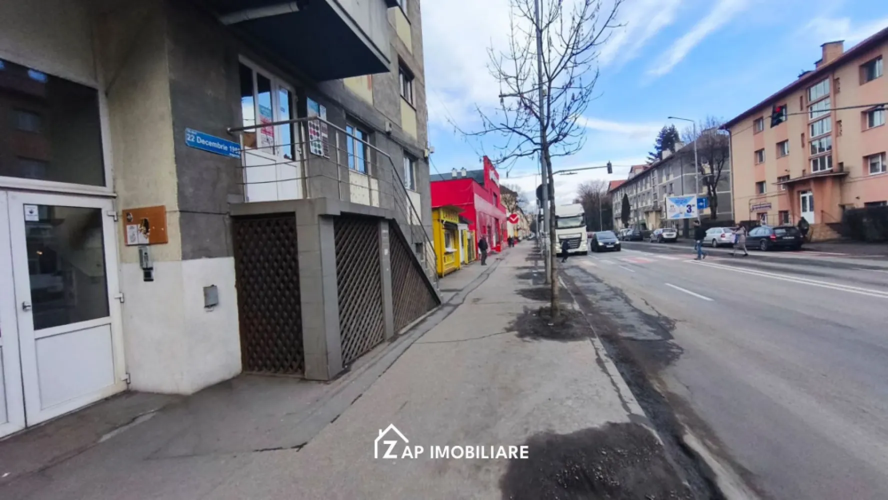 7 noiembrie - 66 mp - Trafic Intens - Stradal - Mentionati ID-ul proprietatii cand apelati: CP2938239
Contact ⓪⑦②⑥ ②②③ ⑧⑧⑥ Sebastian
De închiriat spatiu 66 mp , format din 3 incaperi grup sanitar + hol, situate la parterul blocului cu intrare din 22 decembrie 1989

Detalii:
- centrală termică, calorifere, geamuri termopan, vitrina

Imobilul se închiriază la prețul de 550 Euro

Contact ⓪⑦②⑥ ②②③ ⑧⑧⑥ Sebastian
Comisionul perceput este de 50% din valoarea primei chirii si se percepe o singură dată!
Acest anunț nu corespunde cerințelor tale? Sună la numărul afișat în anunț și unul dintre agenții noștri te va ajuta cu alte oferte personalizate în funcție de cerințele tale.