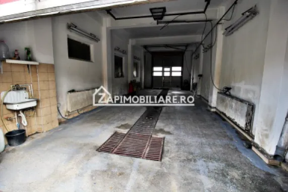 Casa 4 camere+spatiu comercial 420mp.6 bai,720mp teren