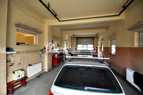 Casa 4 camere+spatiu comercial 420mp.6 bai,720mp teren