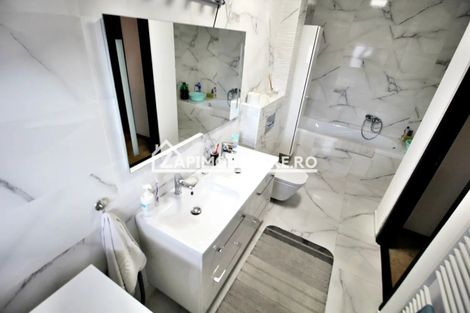 Casa 4 camere+spatiu comercial 420mp.6 bai,720mp teren