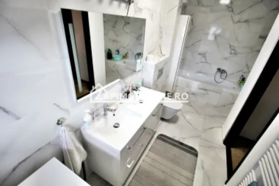 Casa 4 camere+spatiu comercial 420mp.6 bai,720mp teren