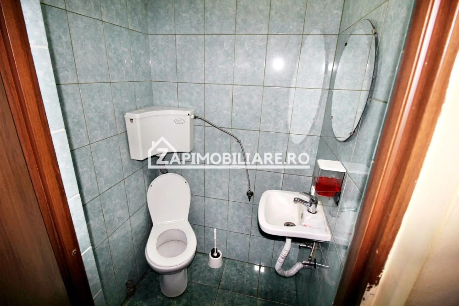 Casa 4 camere+spatiu comercial 420mp.6 bai,720mp teren