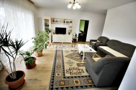 Casa 4 camere+spatiu comercial 420mp.6 bai,720mp teren