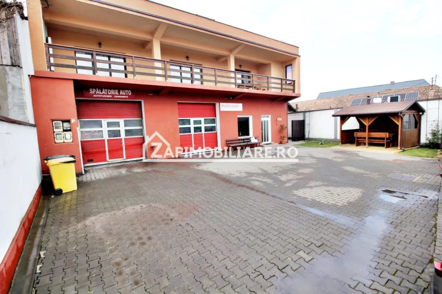 Casa 4 camere+spatiu comercial 420mp.6 bai,720mp teren