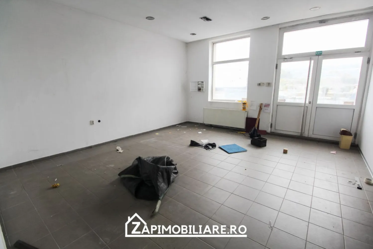Gheorghe Doja - Trafic intens - comercial - farmacie - birou - Mentionati ID-ul proprietatii cand apelati: CP2887984
Contact ⓪⑦②⑥ ②②③ ⑧⑧⑥ Sebastian
De inchiriat spatiu 50 mp sau 100 mp la parter intr-o cladire situata pe Gheorghe Doja - direct la strada si trafic intens, 
Se preteaza pt birouri, spatiu comercial, 

Detalii:
- centrală termică, calorifere, geamuri termopan, 
Imobilul se inchiriaza la pretul de 300 euro respectiv 600 Euro in functie de suprafata aleasa, preț la care se adaugă TVA 
Contact ⓪⑦②⑥ ②②③ ⑧⑧⑥ Sebastian 
Comisionul perceput este de 50% din valoarea unei chirii si se plateste o singura data.