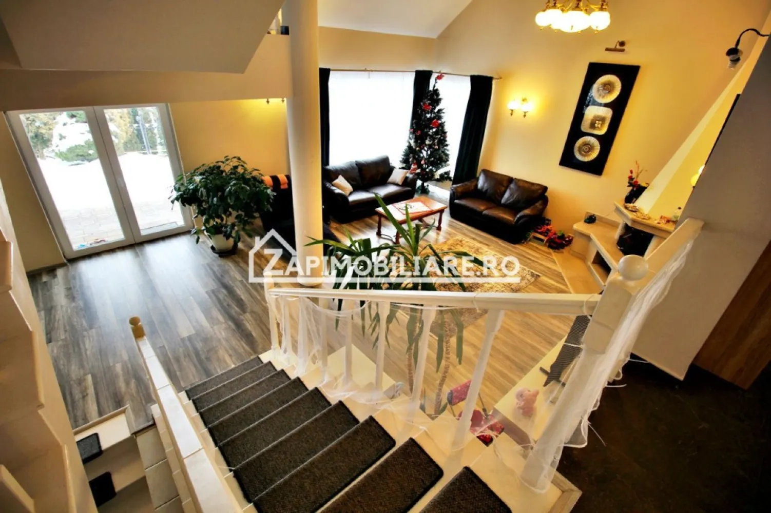 Casa D-P-E, 5 camere 200 mp,1.000 mp teren, garaj, semineu - Contact 0774048706 Bogdan
De închiriat casă, singur în curte, 5 camere situată în Sancraiu de Mures, Cartier Rasaritului,suprafața utilă de 200 mp amplasată pe un teren cu suprafață de 1000mp.
Compartimentare:
- la demisol 1 cameră ,1 baie, 1 pivnită, 1 camară, 1 cameră tehnică
- la parter: 1 living, 1 bucătărie, 1 baie, 1 birou, 1 garaj, 1 terasă, 1 hol
- la etaj: 3 dormitoare, 1 baie, 1 dressing, 2 balcoane
- curte amenajată cu coniferi, gazon, loc de joacă pentru copii
- garaj, porti automatijate
Detalii:
- centrală termică, calorifere, geamuri termopan, 
Casa se închiriază mobilată și utilată la prețul de 1.2000 Euro negociabil.
Comisionul perceput este de 50% din valoarea primei chirii si se plateste o singura data in momentul semnarii contractului de inchiriere.
Contact 0774048706 Bogdan
Acest anunț nu corespunde cerințelor tale? Sună la numărul afișat în anunț și unul dintre agenții noștri te va ajuta cu alte oferte personalizate în funcție de cerințele tale.