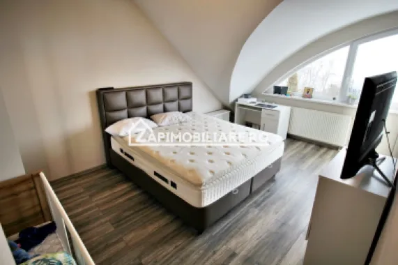 Casa D-P-E, 5 camere 200 mp,1.000 mp teren, garaj, semineu