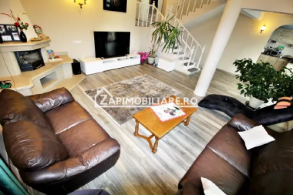Casa D-P-E, 5 camere 200 mp,1.000 mp teren, garaj, semineu