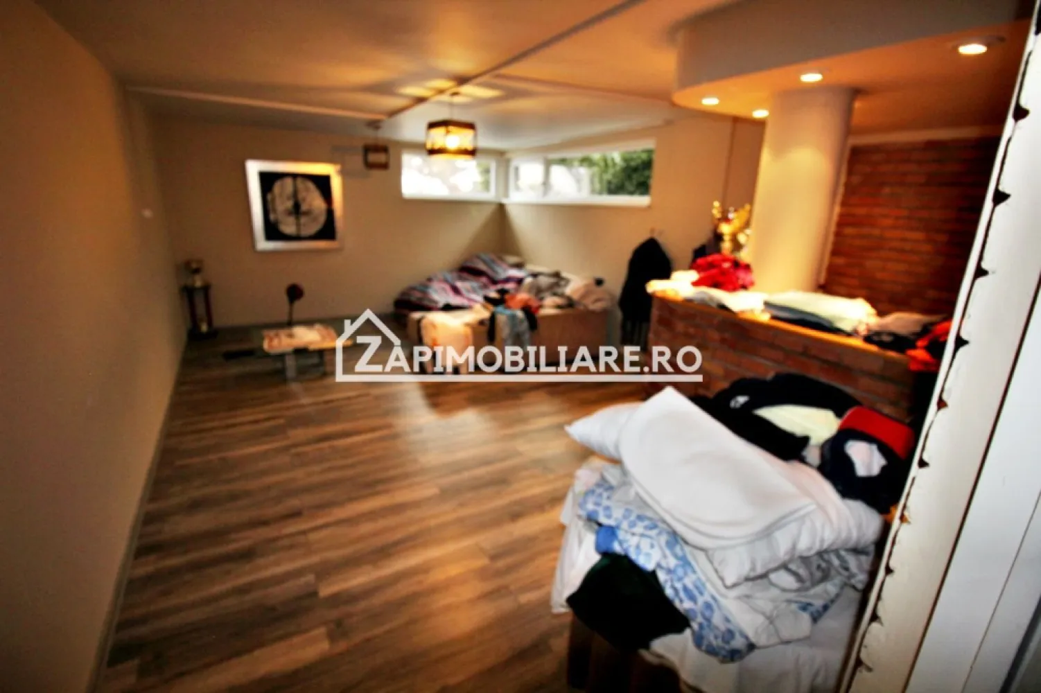 Casa D-P-E, 5 camere 200 mp,1.000 mp teren, garaj, semineu