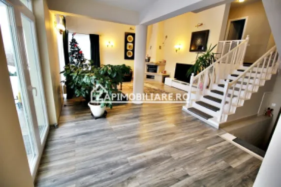 Casa D-P-E, 5 camere 200 mp,1.000 mp teren, garaj, semineu