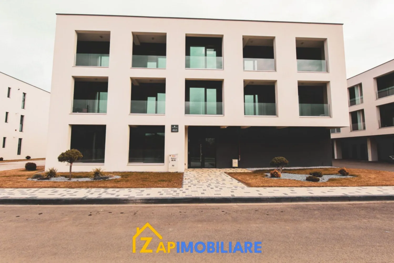 OFERTĂ RARĂ – 2 unități LUX cu jacuzzi, randament imediat