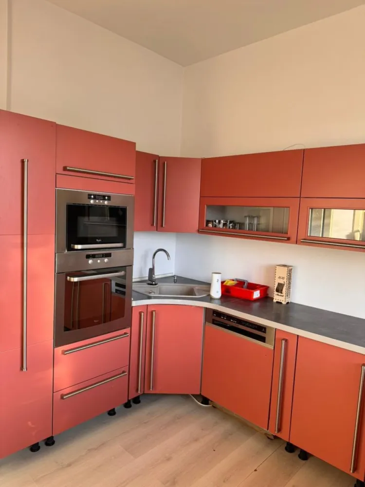 Cladire birouri / spatiu comercial - 584 mp - Comision ZERO - Mentionati ID-ul proprietatii cand apelati: CP2885089
Contact ⓪⑦②⑥ ②②③ ⑧⑧⑥ Sebastian
De închiriat cladire cu spatii de birou in Targu Mures, Zona Gheorghe Doja cartier Mureseni
Compartimentare:
Cladire este formata din 2 nivele , fiecare nivel avand 292 mp , in total 584 mp 
Este compusa din 4 bai, 1 bucatarie, 1 sala sedinta ,12 birouri+ teren aferent cladirii 272 mp 
Se poate inchiria per nivel la pretul de 2000 Euro sau total parter + etaj la pretul de 3800 Euro negociabil

Contact ⓪⑦②⑥ ②②③ ⑧⑧⑥ Sebastian 
Comisionul perceput de agentie este ZERO
Acest anunț nu corespunde cerințelor tale? Sună la numărul afișat în anunț și unul dintre agenții noștri te va ajuta cu alte oferte personalizate în funcție de cerințele tale.