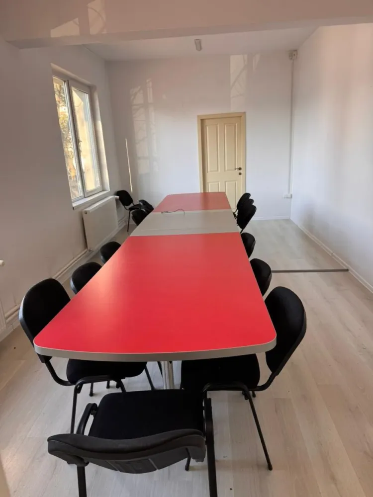 Cladire birouri / spatiu comercial - 584 mp - Comision ZERO