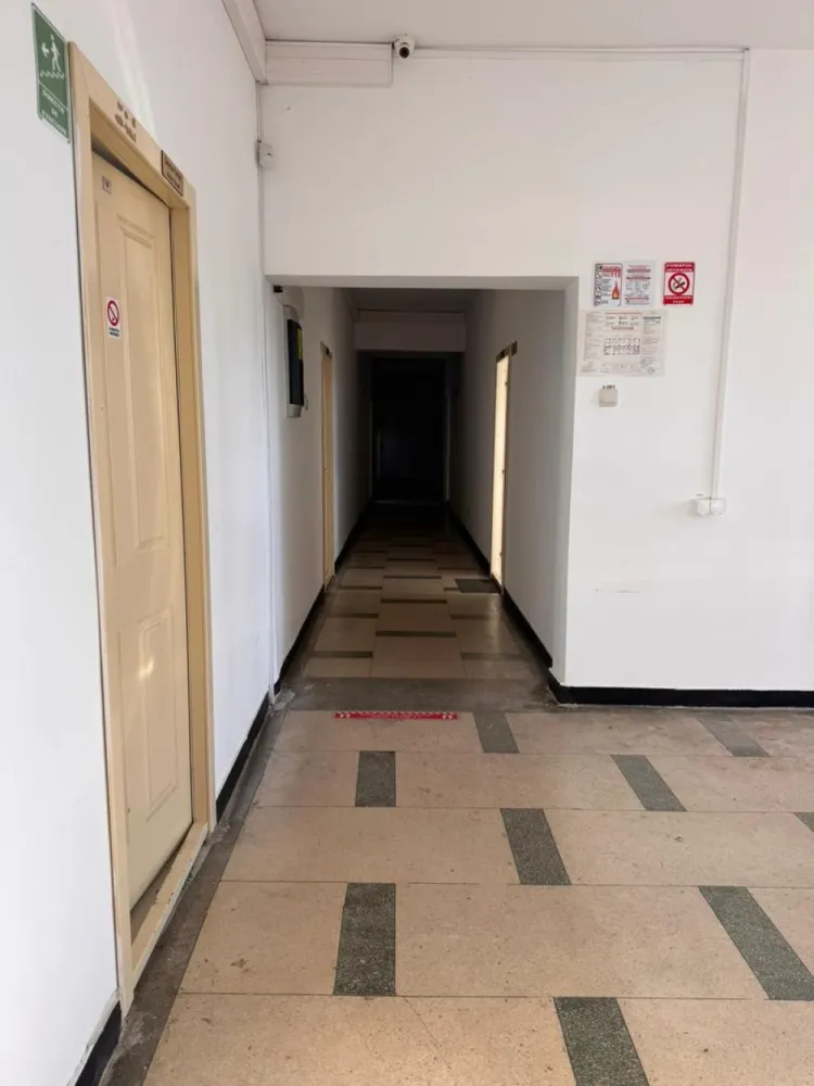 Cladire birouri / spatiu comercial - 584 mp - Comision ZERO