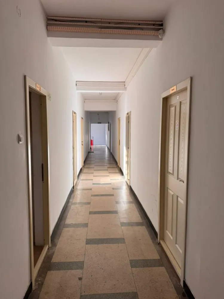 Cladire birouri / spatiu comercial - 584 mp - Comision ZERO