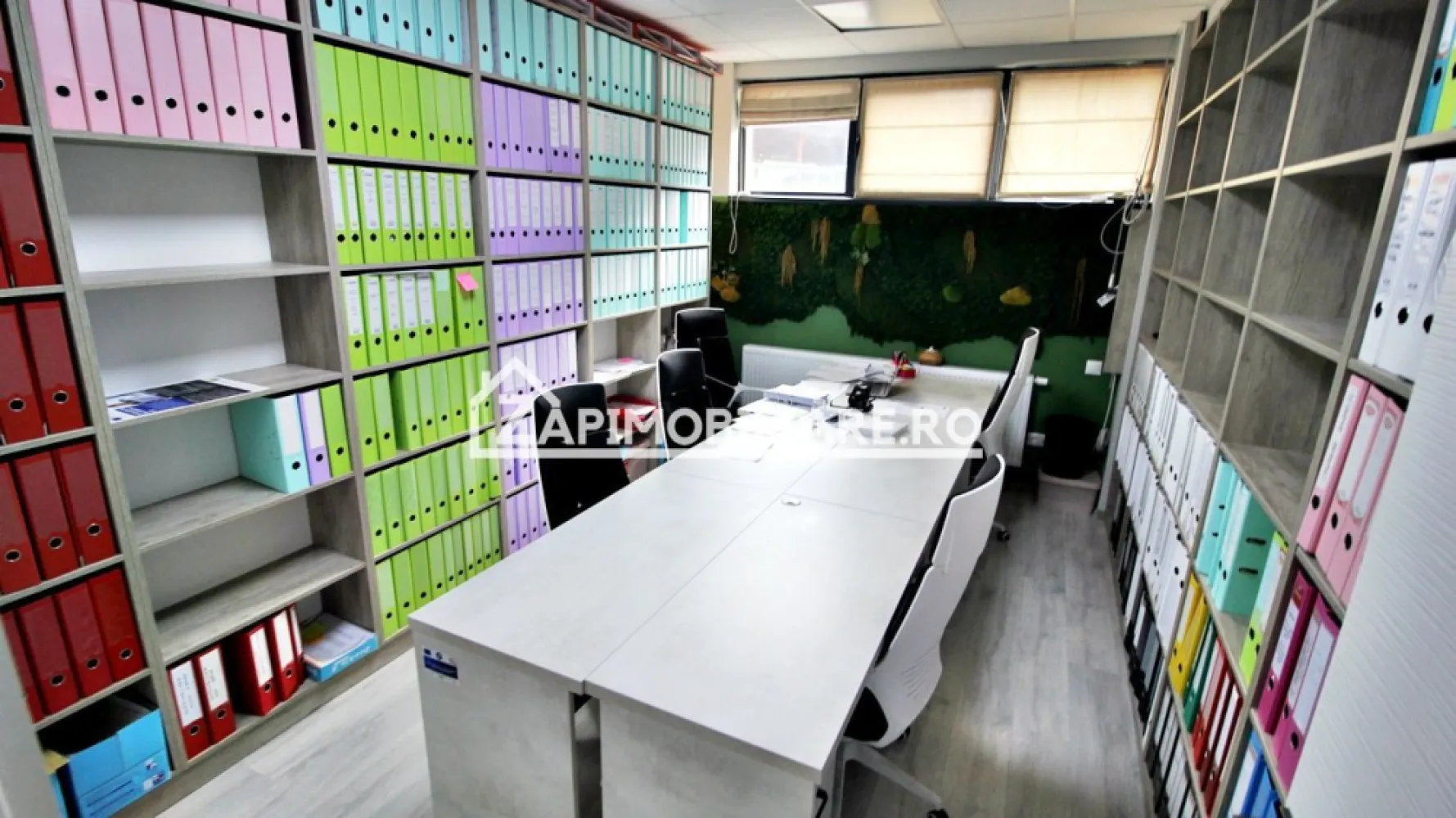 Spatiu comercial in clădire nouă,220 mp.utili,1800 euro mp - De vânzare sau de închiriat spatiu comercial la cheie in clădire nouă la parter cu suprafata utilă de 220 mp.utili situat in Cartierul Dambul Pietros 1.800 euro mp.
contact 0774048706 Bogdan
Detalii:
- 8 birouri
- 2 bai
- 1 bucătărie
- 1 hol
- 1 terasă
- centrală termică, calorifere, geamuri termopan,
- aer conditionat
- sistem de alarmă
Spațiul de 220 mp se vinde la prețul de 399.000 euro negociabil Comision Zero
Prețul la inchiriere 2.500 euro tva inclus in pret 
---------------------------------------------------------------------------------------------------------------------------------
contact Bogdan 0774048706 Bogdan
Acest anunț nu corespunde cerințelor tale? Sună la numărul afișat în anunț și unul dintre agenții noștri te va ajuta cu alte oferte personalizate în funcție de cerințele tale.