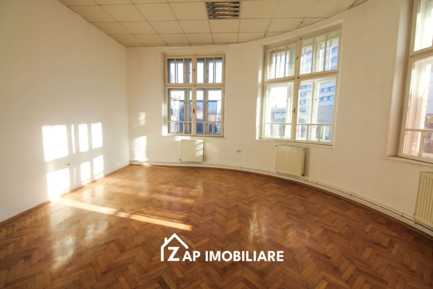 Ultracentral | Birouri - intre 20 mp si 200 mp | Zona 0 - Mentionati ID-ul proprietatii cand apelati: CP2806398
Contact ⓪⑦②⑥ ②②③ ⑧⑧⑥ Sebastian
De închiriat spatiu birou suprafete cuprinse intre 20 si 150 mp 
Compartimentare:
Spații rămase disponibile:

21.62 mp - birou 16.28.mp + anexa 5.34 mp - 200 euro 

Detalii:
Imobilul se poate închiria și cu utilități incluse dar la alte preturi. Sunați pt detalii
Contact ⓪⑦②⑥ ②②③ ⑧⑧⑥ Sebastian 
Comisionul perceput este de 50% din valoarea primei chirii si se percepe o singură dată!
Acest anunț nu corespunde cerințelor tale? Sună la numărul afișat în anunț și unul dintre agenții noștri te va ajuta cu alte oferte personalizate în funcție de cerințele tale.