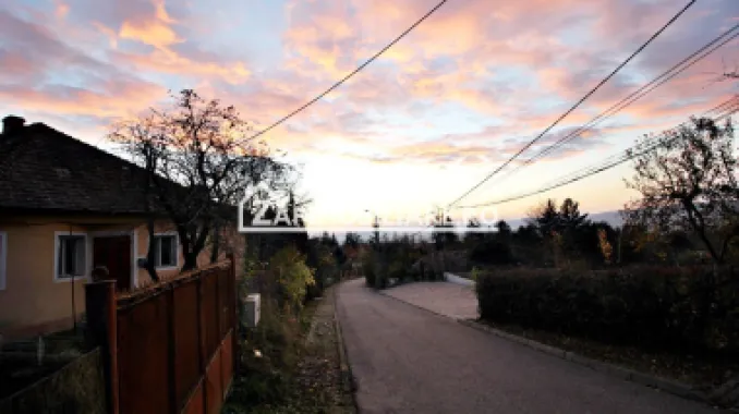 Casa zona Platou,1.001mp.teren,deschidere la 2 strazi,0%comi