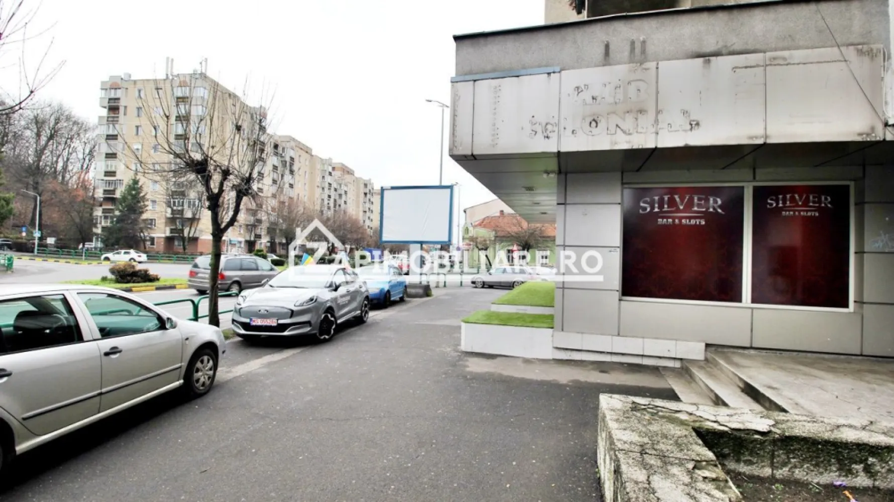Spatiu Comercial 146 mp. cartier 7 Noiembrie zona Unic - Contact 0774048706 Bogdan
De inchiriat spațiu comercial cu suprafata utilă de 146 mp.
situat la parter în cartierul 7 Noiembrie, zona Unic ideal si pentru sedii firme, farmacie, punct de lucru, cabinet medical,bar, cofetărie, sucursală bancă,etc
Detalii:
Spațiul se inchiriază la prețul de 3000 euro negociabil.Comisionu 50% din prima chirie.
Contact 0774048706 Bogdan
Acest anunț nu corespunde cerințelor tale? Sună la numărul afișat în anunț și unul dintre agenții noștri te va ajuta cu alte oferte personalizate în funcție de cerințele tale.