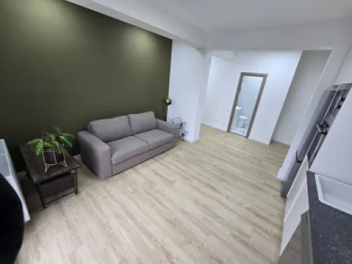 Apartament 3 camere,2 terase,2 băi,95mp,zona Centrală