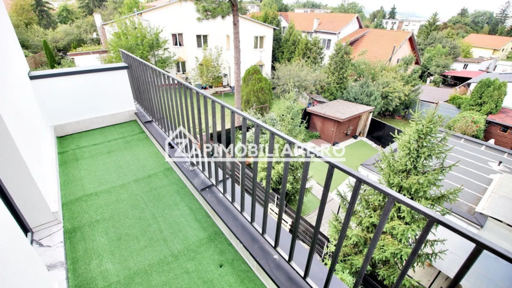 Apartament 3 camere,2 terase,2 băi,95mp,zona Centrală