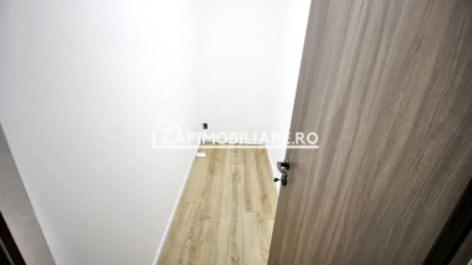 Apartament 3 camere,2 terase,2 băi,95mp,zona Centrală