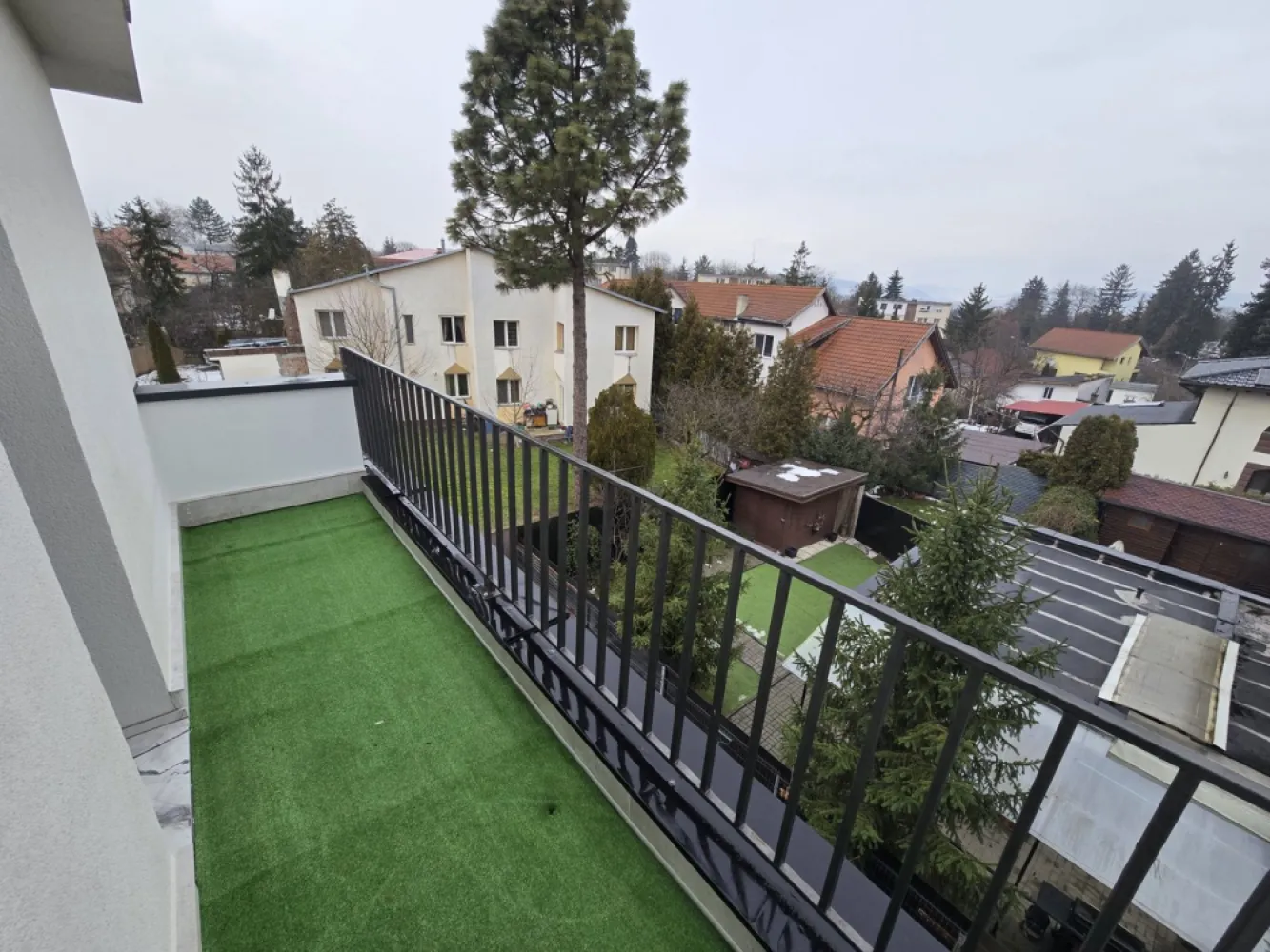 Apartament 3 camere,2 terase,2 băi,95mp,zona Centrală