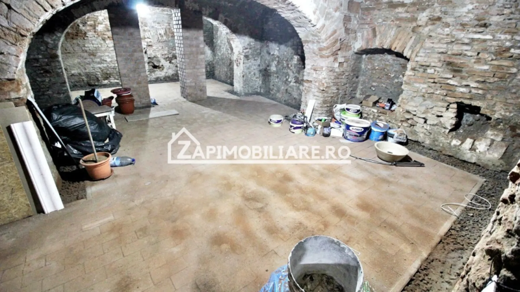 Spatiu Comercial 100 mp.zona Centrală - De închiriat spațiu comercial 100 mp. utili situat la Demisol zona Centrală
contact 0774048706 Bogdan
Detalii:
- centrală termică, calorifere, geamuri termopan,
Spațiul se inchiriază la prețul de 800 euro negociabil
Comisionul perceput este de 50% din valoarea primei chirii.Și se percepe o singură dată!
---------------------------------------------------------------------------------------------------------------------------------
contact Bogdan 0774048706
Acest anunț nu corespunde cerințelor tale? Sună la numărul afișat în anunț și unul dintre agenții noștri te va ajuta cu alte oferte personalizate în funcție de cerințele tale.