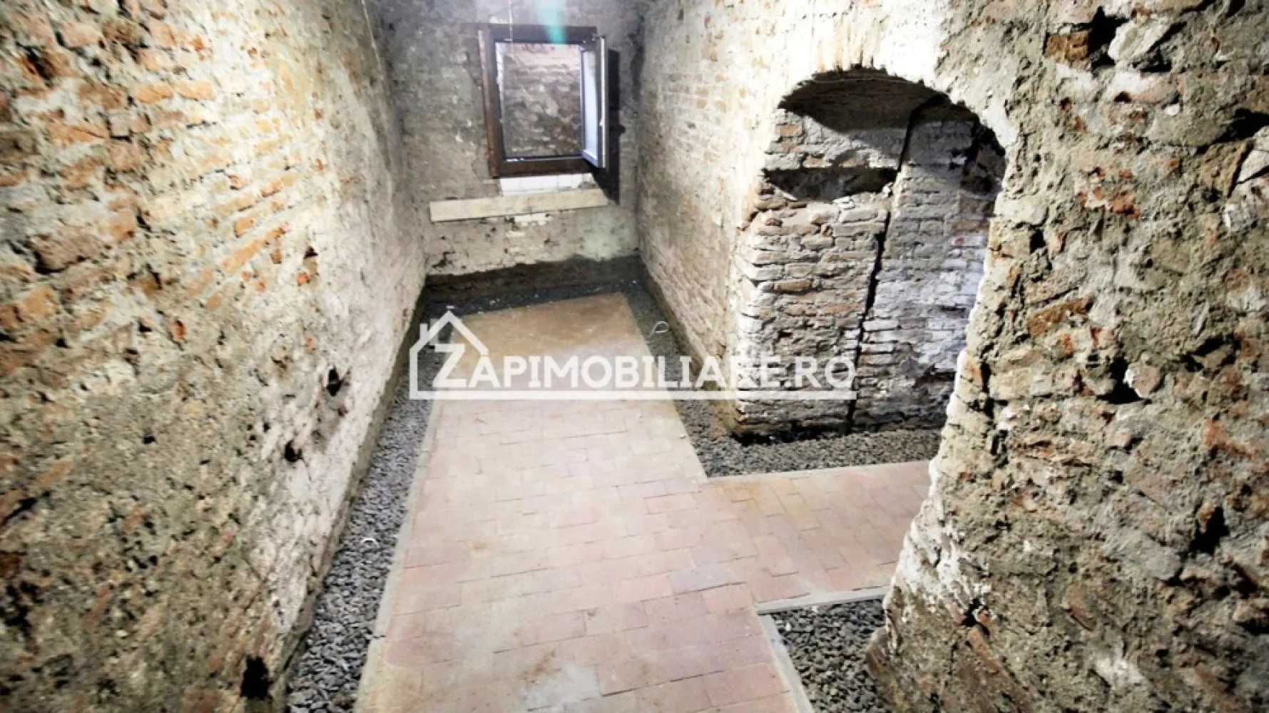Spatiu Comercial 100 mp.zona Centrală - De închiriat spațiu comercial 100 mp. utili situat la Demisol zona Centrală
contact 0774048706 Bogdan
Detalii:
- centrală termică, calorifere, geamuri termopan,
Spațiul se inchiriază la prețul de 800 euro negociabil
Comisionul perceput este de 50% din valoarea primei chirii.Și se percepe o singură dată!
---------------------------------------------------------------------------------------------------------------------------------
contact Bogdan 0774048706
Acest anunț nu corespunde cerințelor tale? Sună la numărul afișat în anunț și unul dintre agenții noștri te va ajuta cu alte oferte personalizate în funcție de cerințele tale.