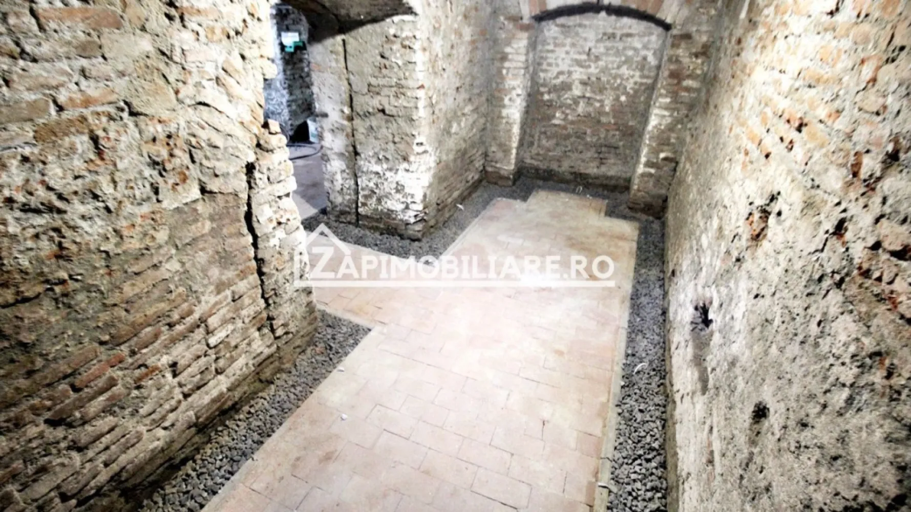 Spatiu Comercial 100 mp.zona Centrală - De închiriat spațiu comercial 100 mp. utili situat la Demisol zona Centrală
contact 0774048706 Bogdan
Detalii:
- centrală termică, calorifere, geamuri termopan,
Spațiul se inchiriază la prețul de 800 euro negociabil
Comisionul perceput este de 50% din valoarea primei chirii.Și se percepe o singură dată!
---------------------------------------------------------------------------------------------------------------------------------
contact Bogdan 0774048706
Acest anunț nu corespunde cerințelor tale? Sună la numărul afișat în anunț și unul dintre agenții noștri te va ajuta cu alte oferte personalizate în funcție de cerințele tale.