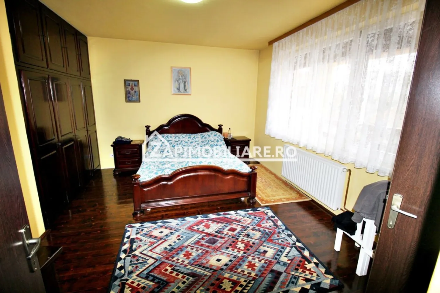 Casa 4 camere+spatiu comercial 420mp.6 bai,720mp teren