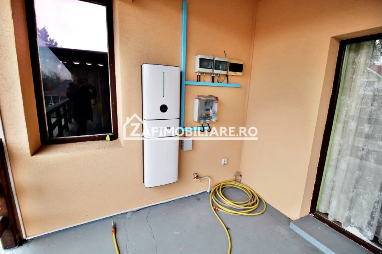 Casa 4 camere+spatiu comercial 420mp.6 bai,720mp teren