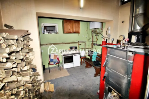 Casa 4 camere+spatiu comercial 420mp.6 bai,720mp teren