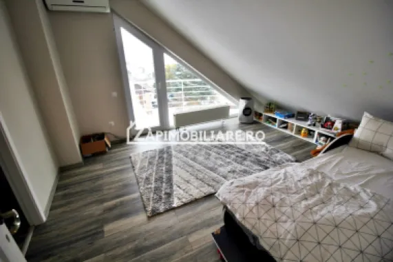 Casa D-P-E, 5 camere 200 mp,1.000 mp teren, garaj, semineu
