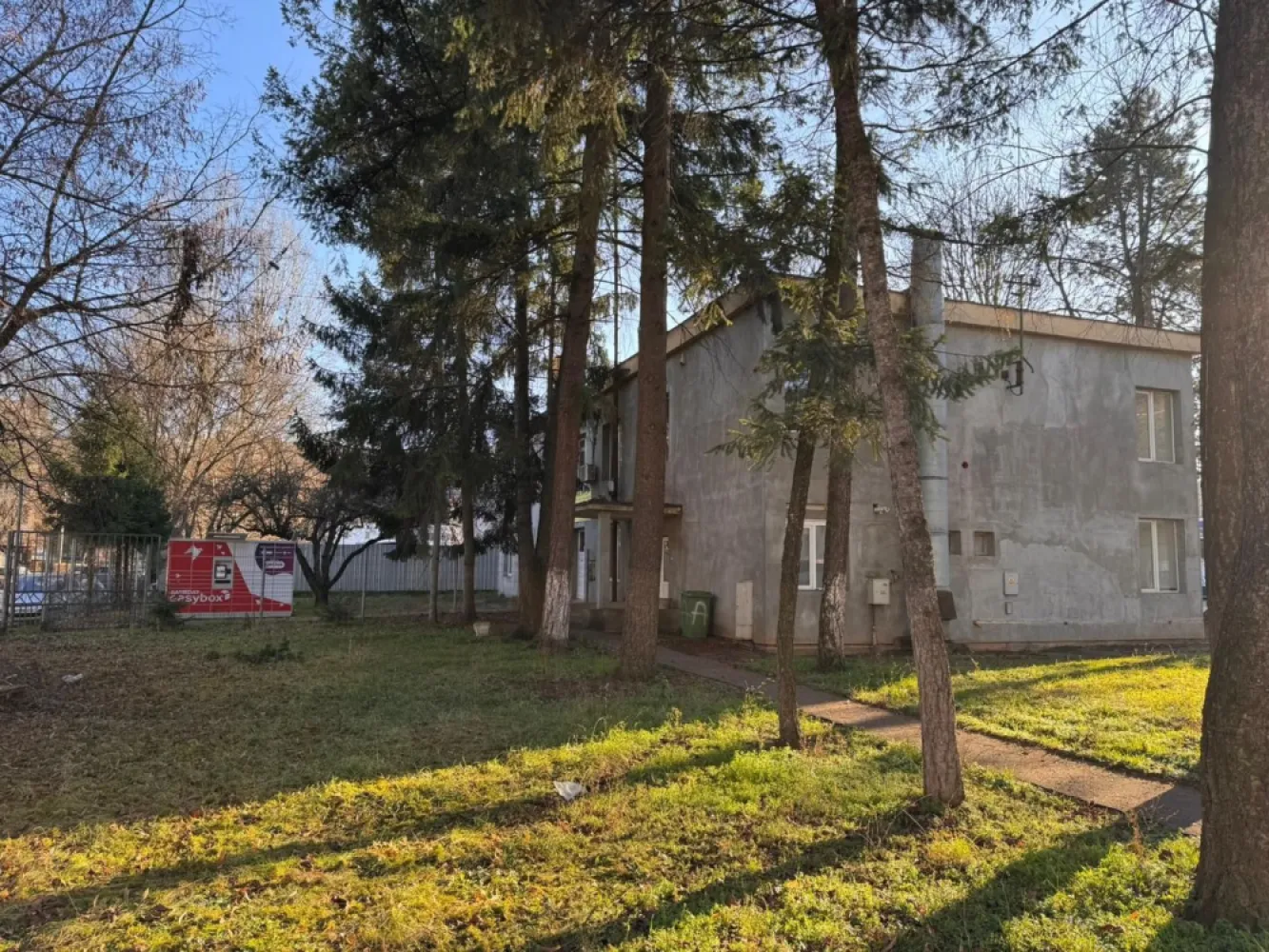 Cladire birouri / spatiu comercial - 584 mp - Comision ZERO