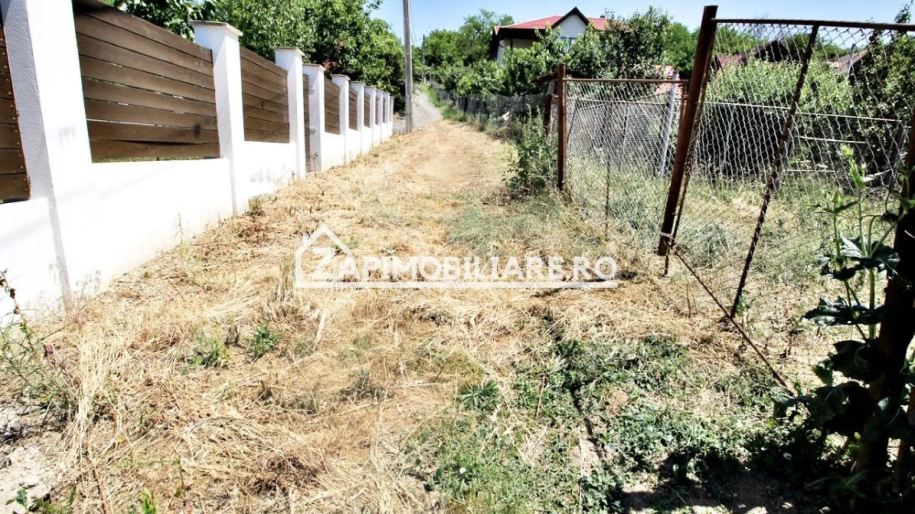 Teren intravilan 1.300 mp.zona Belvedere Targu Mures - De vânzare 650 mp. teren intravilan în Târgu Mureș strada Viile Dealului Mic. deschidere la drum 40 m. Terenul se vinde la pretul de 49.000. euro negociabil. utilități lângă teren. Zonă foarte frumoasă, ideal pentru casă, Dacă vă place această ofertă - sau pentru alte informații sunați la numărul de contact din anunț! tel. 0774048706 Bogdan
Compania Zap Imobiliare vă pune la dispoziție toate informațiile, actele și documentele necesare alături de asistență și consiliere permanentă până la finalizarea achiziției imobiliare. Ne dorim să îți oferim cea mai plăcută experiență.