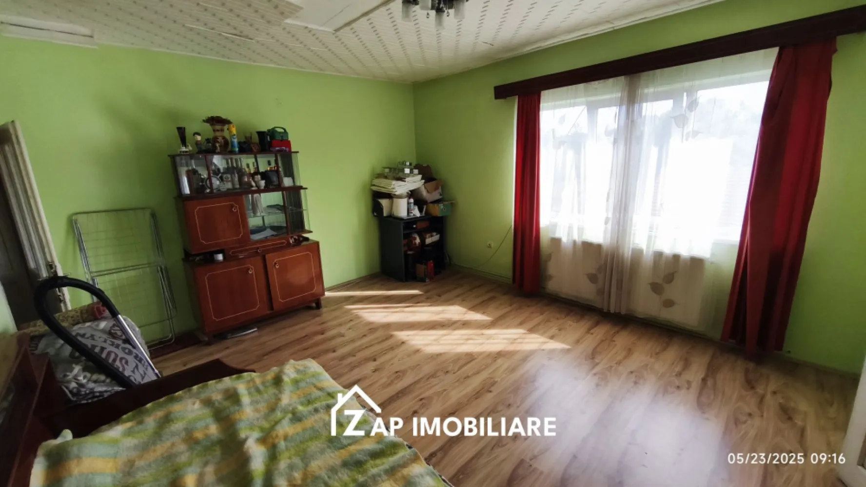 Ap 2 camere 74 mp - cu garaj si curte proprie 300 mp - Budiului - Mentionati ID-ul proprietatii cand apelati: CP2550990
Comision ZERO pentru cumparator!
Contact ⓪⑦②⑥ ②②③ ⑧⑧⑥ Sebastian
De vânzare apartament 2 camere decomandat confort 1 situat pe strada Budiului zona Timko suprafață utilă de 74 mp + balcon 4.4 mp situat la etajul 2 oferit de Zap Imobiliare 
Detalii: 
- 2 camere, 1 bucătărie 1 camara, 1 baie, 1 balcon închis, 1 hol
- centrală termică, calorifere, geamuri termopan, ușă PVC
- detine garaj si 300 mp teren aferenti aparatmentului 

Locuința se vinde la prețul de 105000 Euro negociabil. Comisionul este ZERO pentru cumparator
Contact ⓪⑦②⑥ ②②③ ⑧⑧⑥ Sebastian