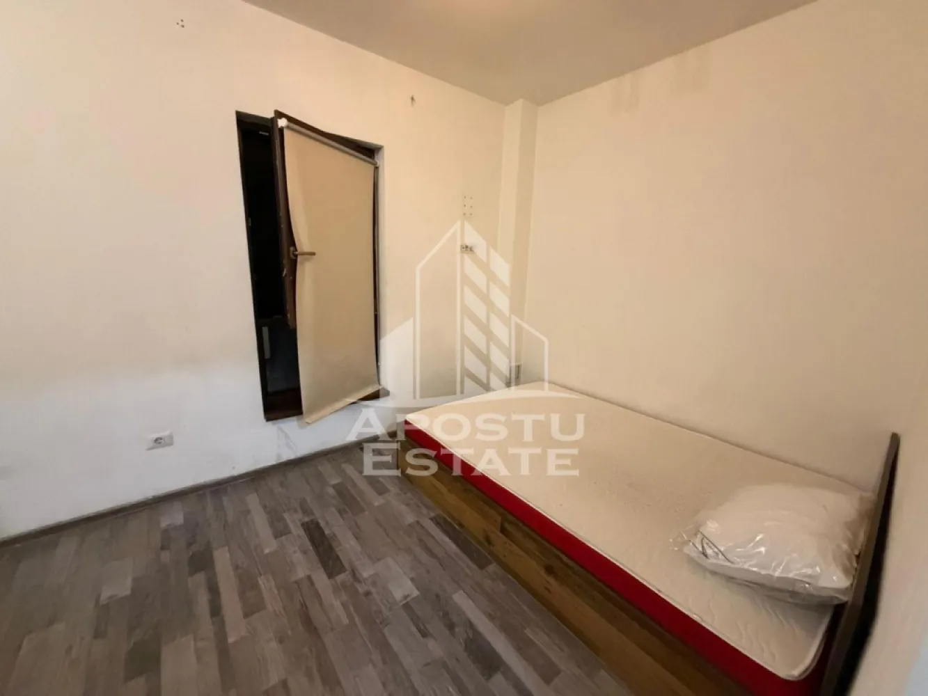 Garsoniera, Pet Friendly,centrala proprie,zona Iulius Mall - Apostu Estate va propune spre inchiriere o garsoniera, in zona Iulius Town

Suprafata utila 20 mp
Bucatarie mobilata si utilata
Pat matrimonial
Baie cu cada

Confortul termic este realizat de centrala proprie a imobiliului
Ideala pentru o singura persoana

Pret 260 euro
Garantie 260 euro

Programeaza o vizionare
ID intern : CP2875630