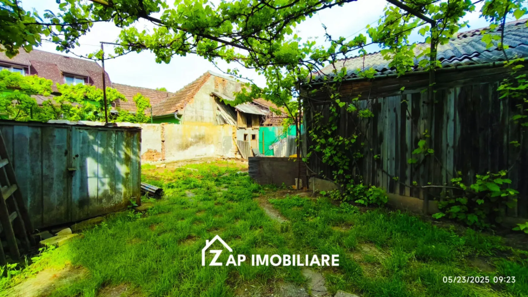 Ap 2 camere 74 mp - cu garaj si curte proprie 300 mp - Budiului