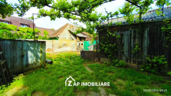 Ap 2 camere 74 mp - cu garaj si curte proprie 300 mp - Budiului