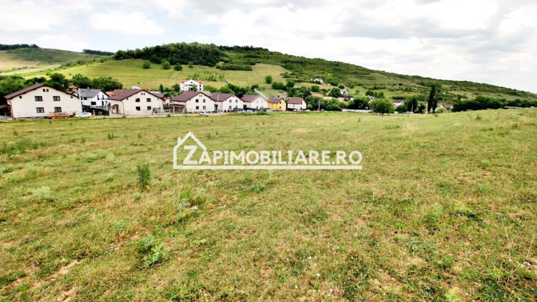 Teren Intravilan 700 mp. strada Vale Sancraiu de Mures - Vă oferim spre vânzare 700 mp teren intravilan situat pe Strada Vale, in Sancraiu de Mures oferit de Zap Imobiliare, comision ZERO.

Cei interesați pot achiziționa terenul la prețul de 35.500 EURO negociabil
Contact: 0774048706 Bogdan

Compania ZapImobiliare a ales cei mai buni și experimentați parteneri în realizarea tranzacțiilor astfel încât odată cu cea mai bună alegere imobiliară vei primi la pachet și cele mai bune servicii necesare în tot acest proces.

Dacă vă place această ofertă - sau pentru alte informații sunați la numărul de contact din anunț!
Compania Zap Imobiliare vă pune la dispoziție toate informațiile, actele și documentele necesare alături de asistență și consiliere permanentă până la finalizarea achiziției imobiliare. Ne dorim să îți oferim cea mai plăcută experiență, îndeplinim vise cu pereți!